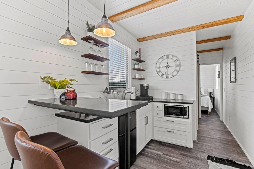 New! The Texas Longhorn-Luxury Container Home Fredericksburg Exterior photo